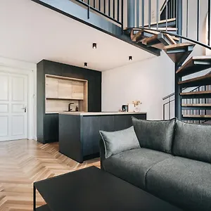 NEU! Palais Residenz Dresden direkt im Zentrum inklusive Netflix Apartment